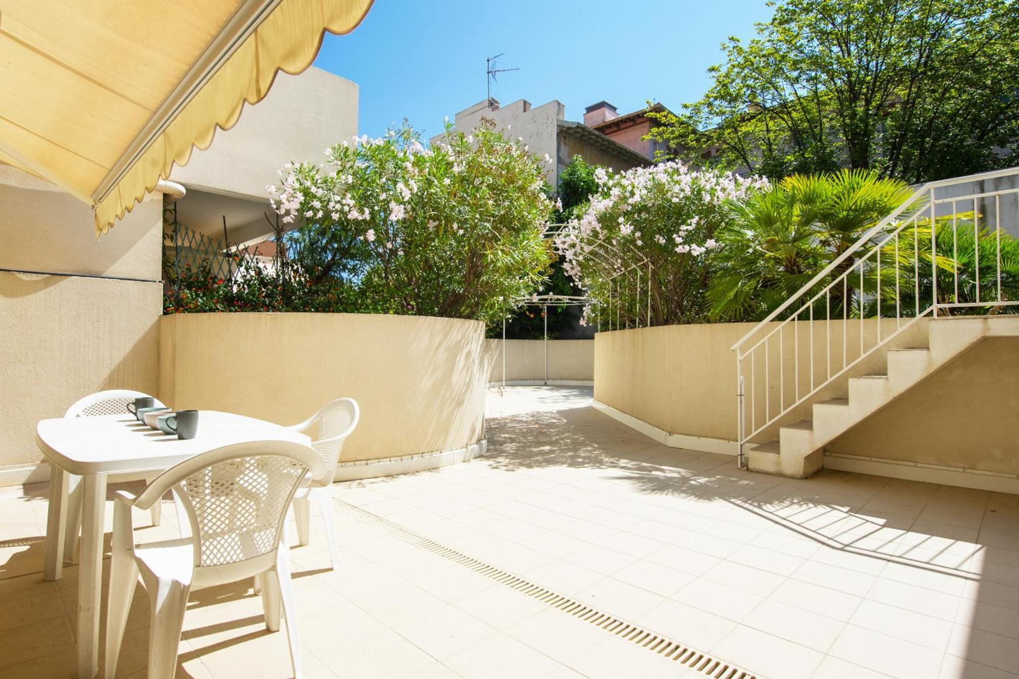 דירות מנטון L'Imperial, Terrasse מראה חיצוני תמונה